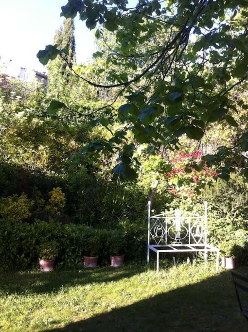 Les Merles : Joli Dans La Campagne Aixoise. Ferienhaus Venelles